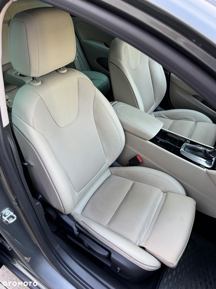 Opel Insignia - 35