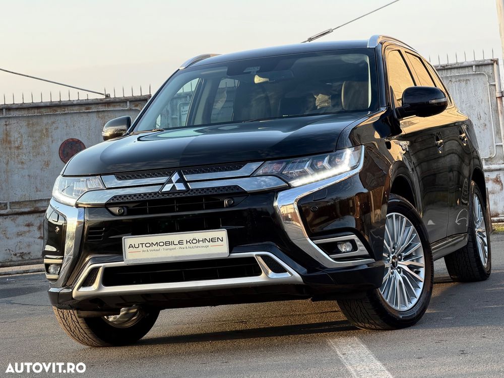 Mitsubishi Outlander 2.4 4WD Plug-In Hybrid Top - 39