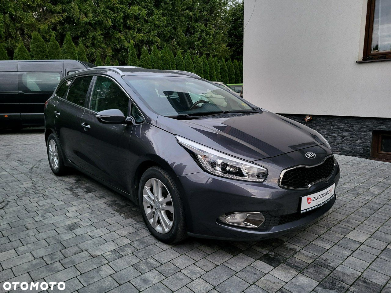 Kia Ceed - 4