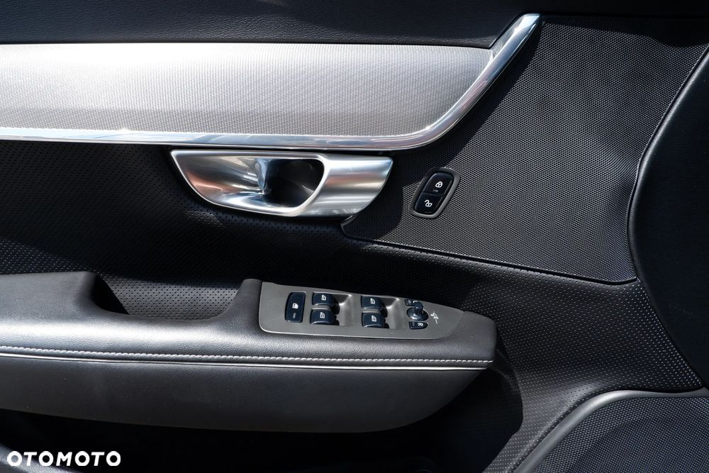 Volvo V90 T5 R-Design - 24