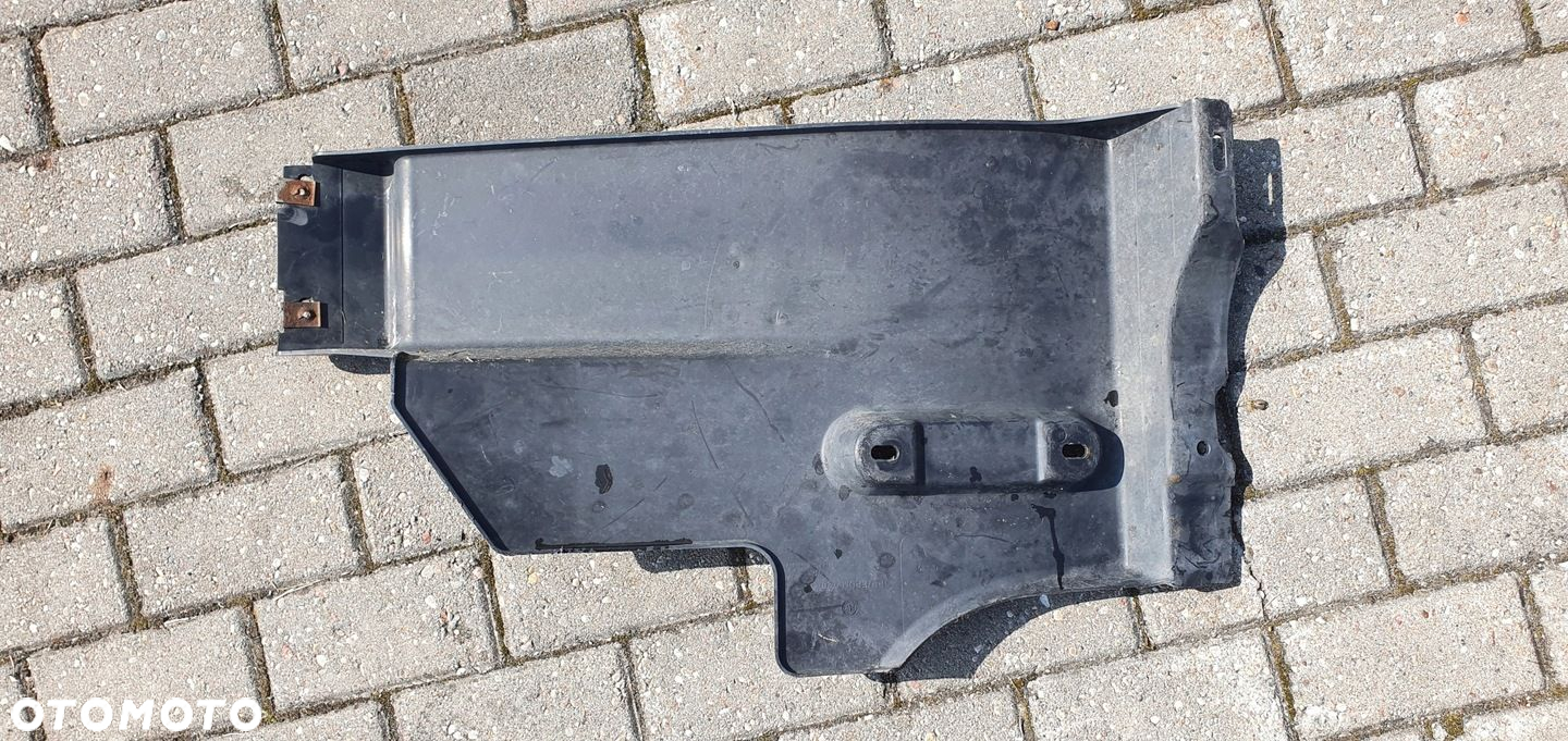 Nadkole Chlapacz Błotnik pod stopień Actros MP 4 A9608815203 - 2