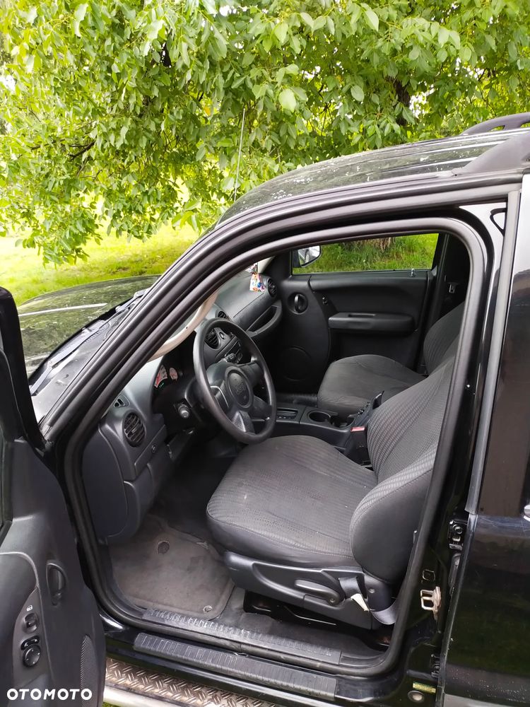 Jeep Liberty - 6