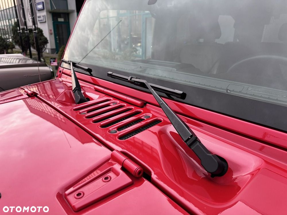 Jeep Wrangler - 8
