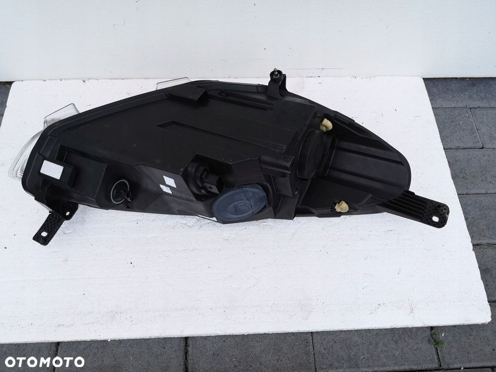 Lampa przednia Ford Fiesta Mk8 led - 6