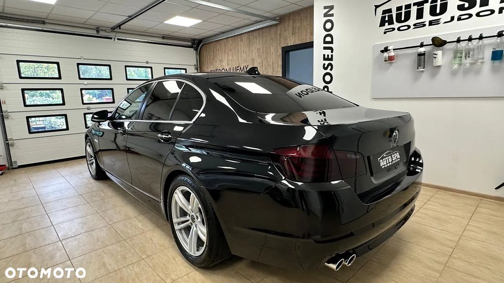 BMW Seria 5 525d - 29