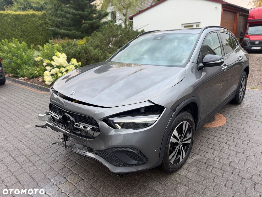Mercedes-Benz GLA 200 d 4Matic 8G-DCT Progressive - 28