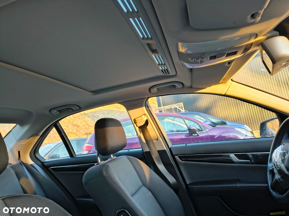 Mercedes-Benz Klasa C 180 CGI BlueEFFICIENCY - 18