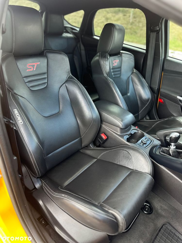 Ford Focus 2.0 EcoBoost ST mit Leder-Sport-Paket - 12