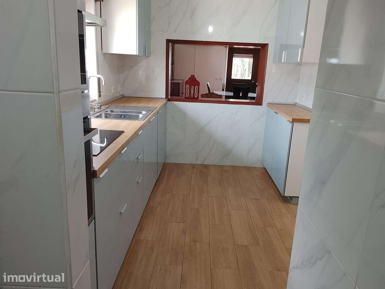 Moradia T5 com Café/Restaurante, Armazém e Terreno de 1.600 m² - Grande imagem: 2/20