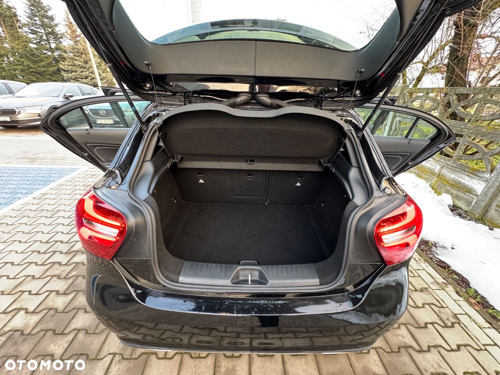 Mercedes-Benz Klasa A 180 7G-DCT AMG Line - 23