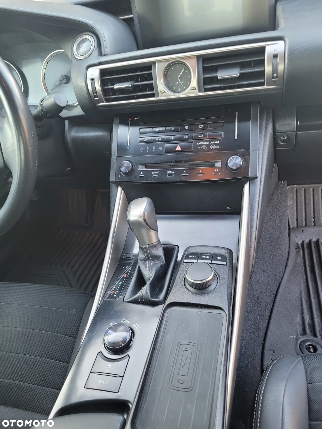 Lexus IS - 11