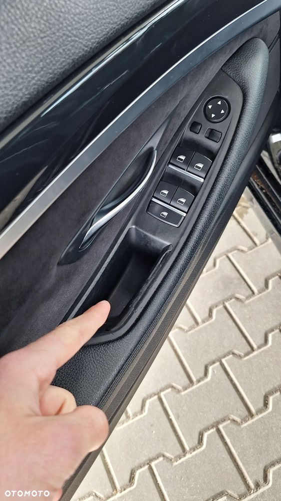 BMW Seria 5 525d xDrive Sport-Aut - 30