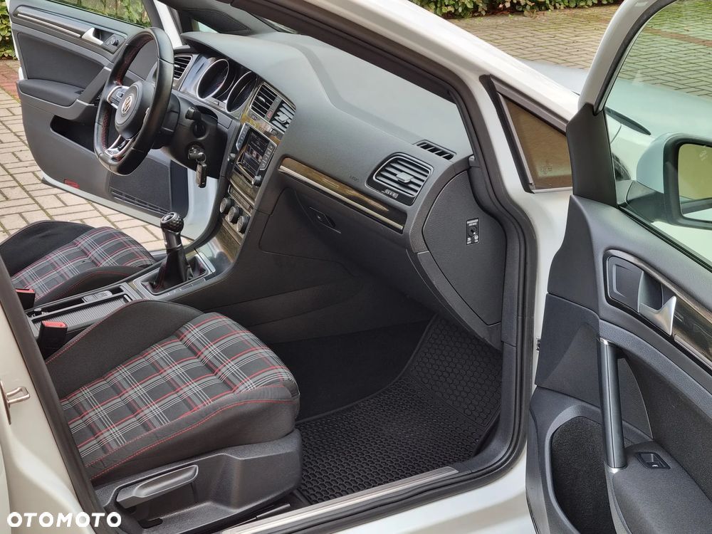 Volkswagen Golf VII 2.0 TSI BMT GTI - 20
