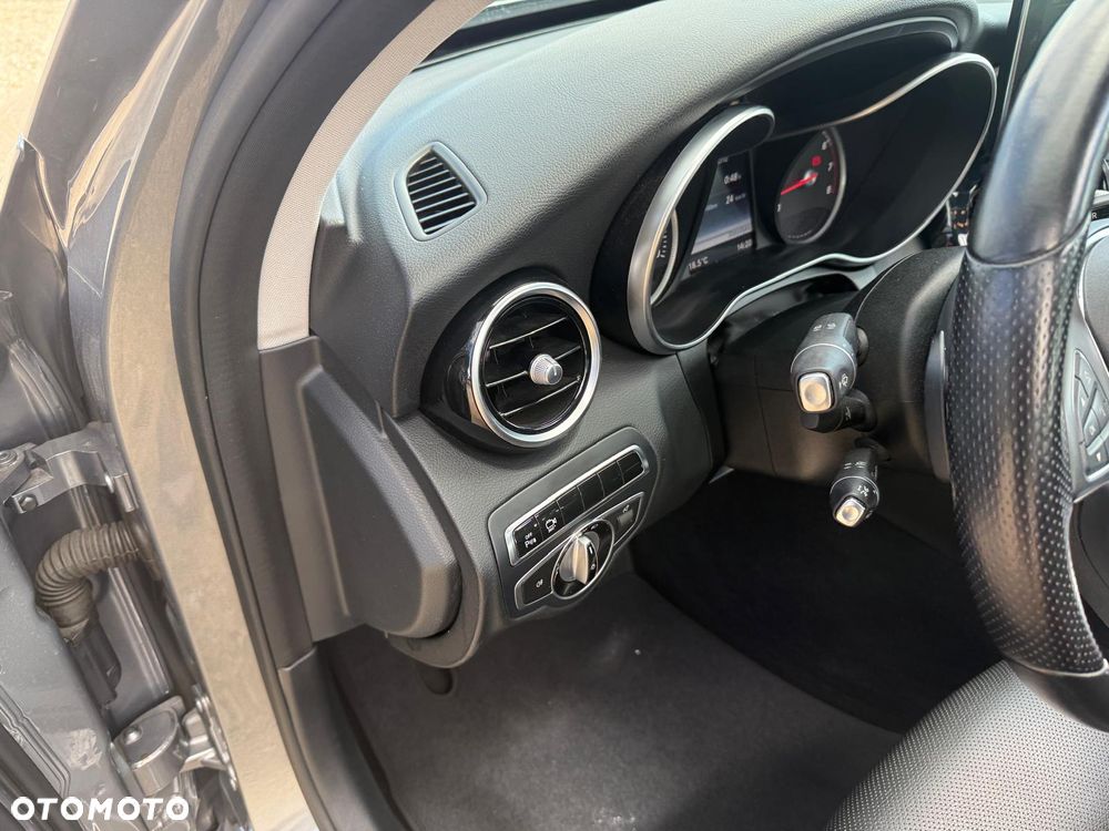 Mercedes-Benz Klasa C 300 7G-TRONIC Exclusive - 11