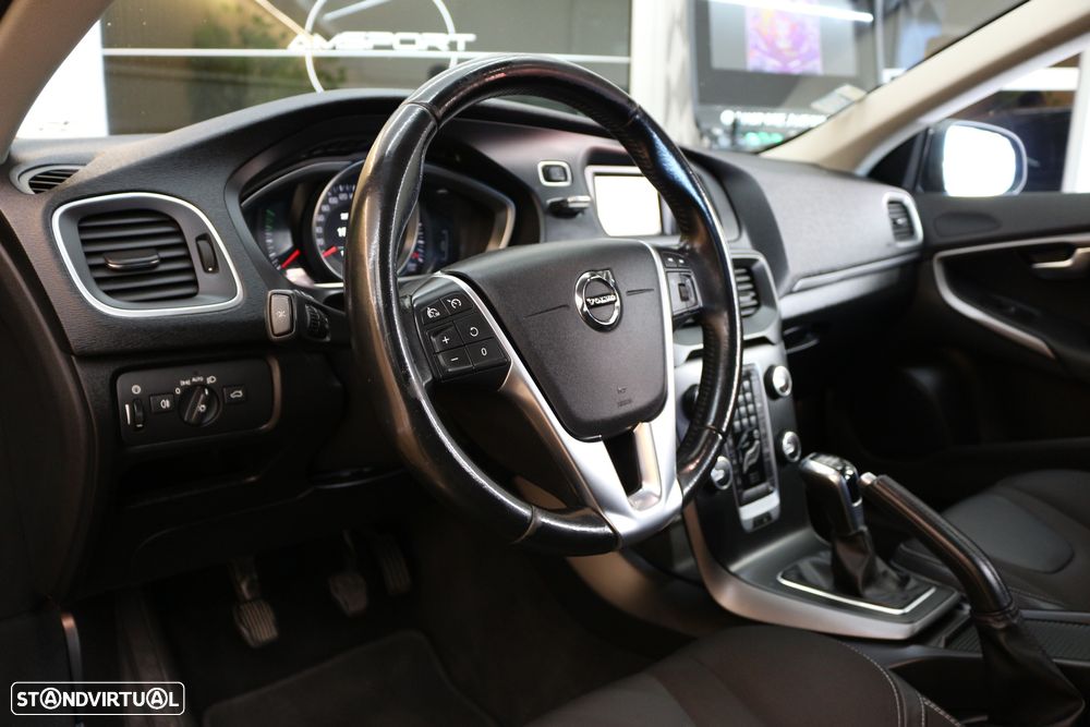 Volvo V40 2.0 D3 Momentum - 21