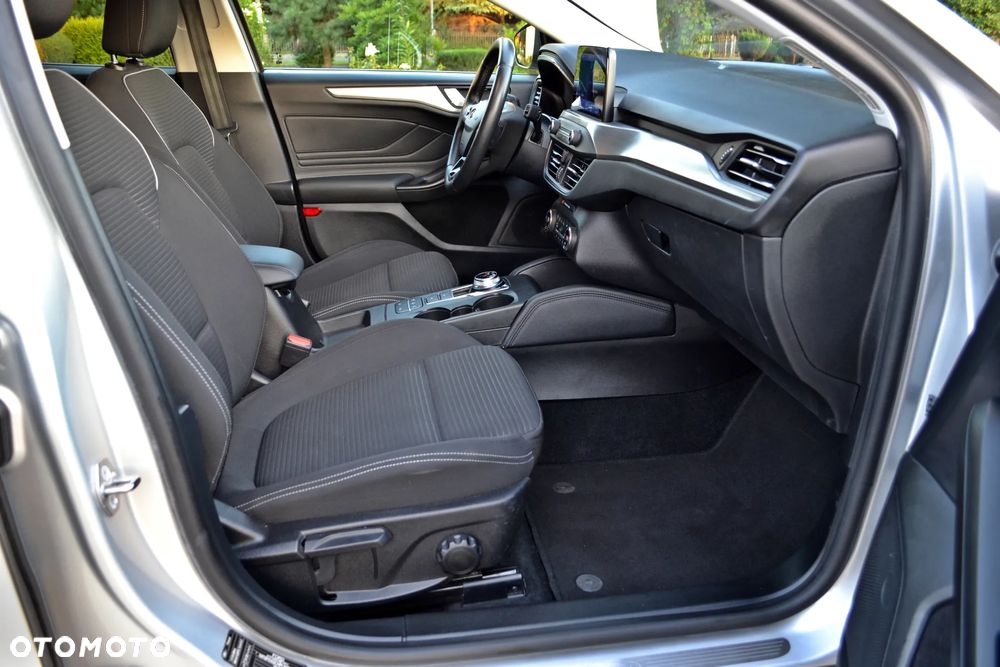 Ford Focus 1.5 EcoBlue Start-Stopp-System TITANIUM DESIGN - 16