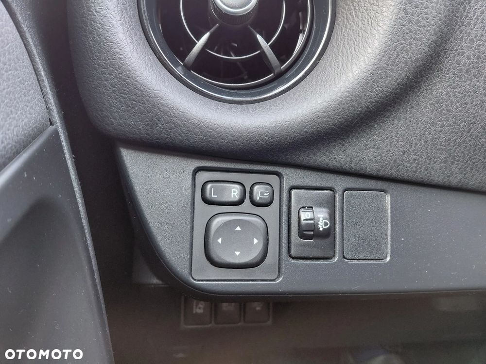 Toyota Yaris Hybrid 100 Premium - 13