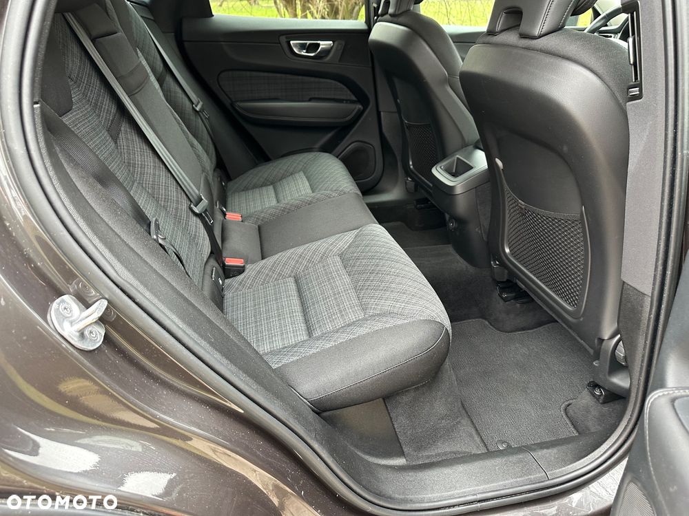 Volvo XC 60 B5 D AWD Geartronic Momentum - 10