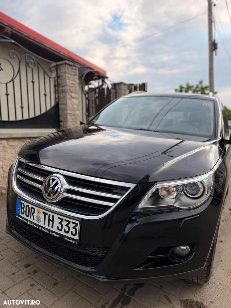Volkswagen Tiguan - 1