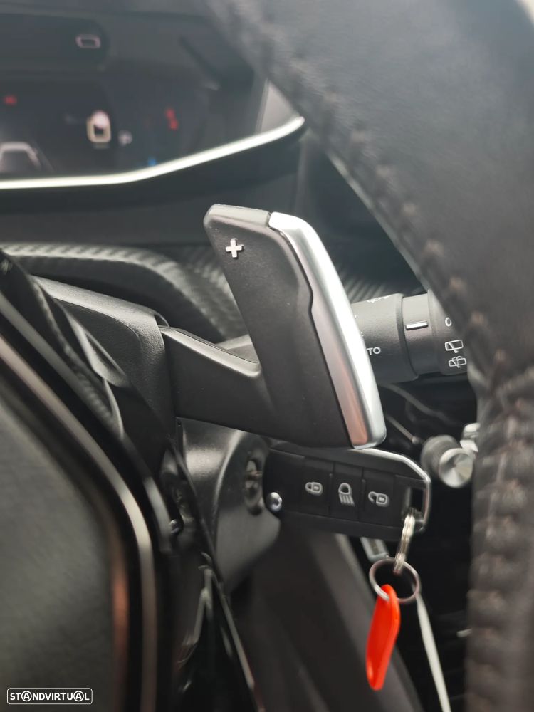 Peugeot 2008 1.2 PureTech Allure Pack EAT8 - 30