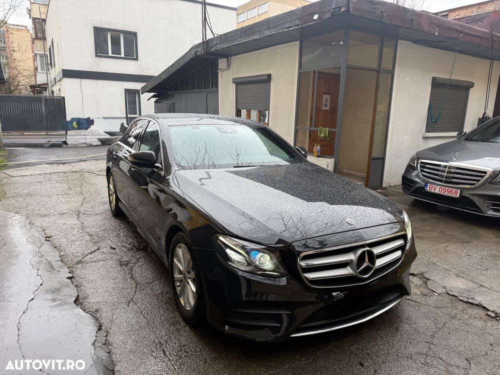 Mercedes-Benz E 220 d 4MATIC 9G-TRONIC AMG Line - 2