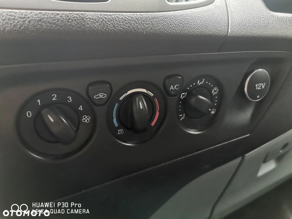 Ford TRANSIT CUSTOM - 19