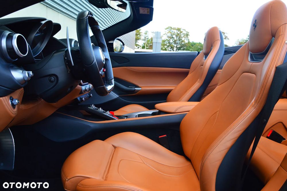 Ferrari Portofino - 16