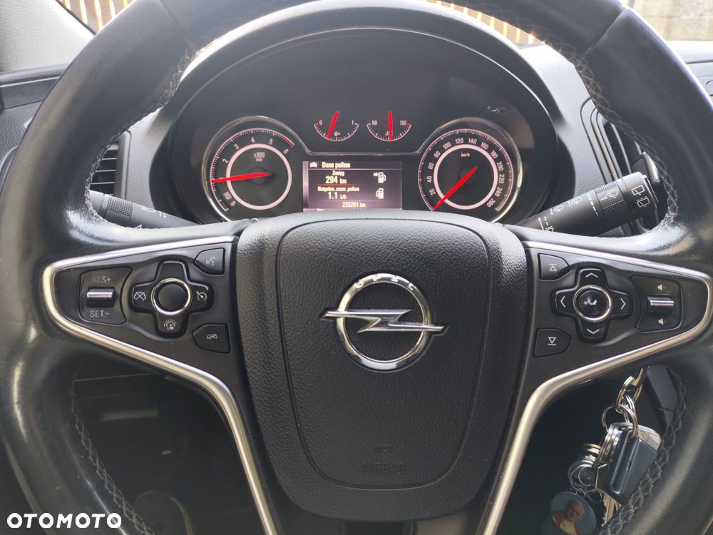 Opel Insignia - 17