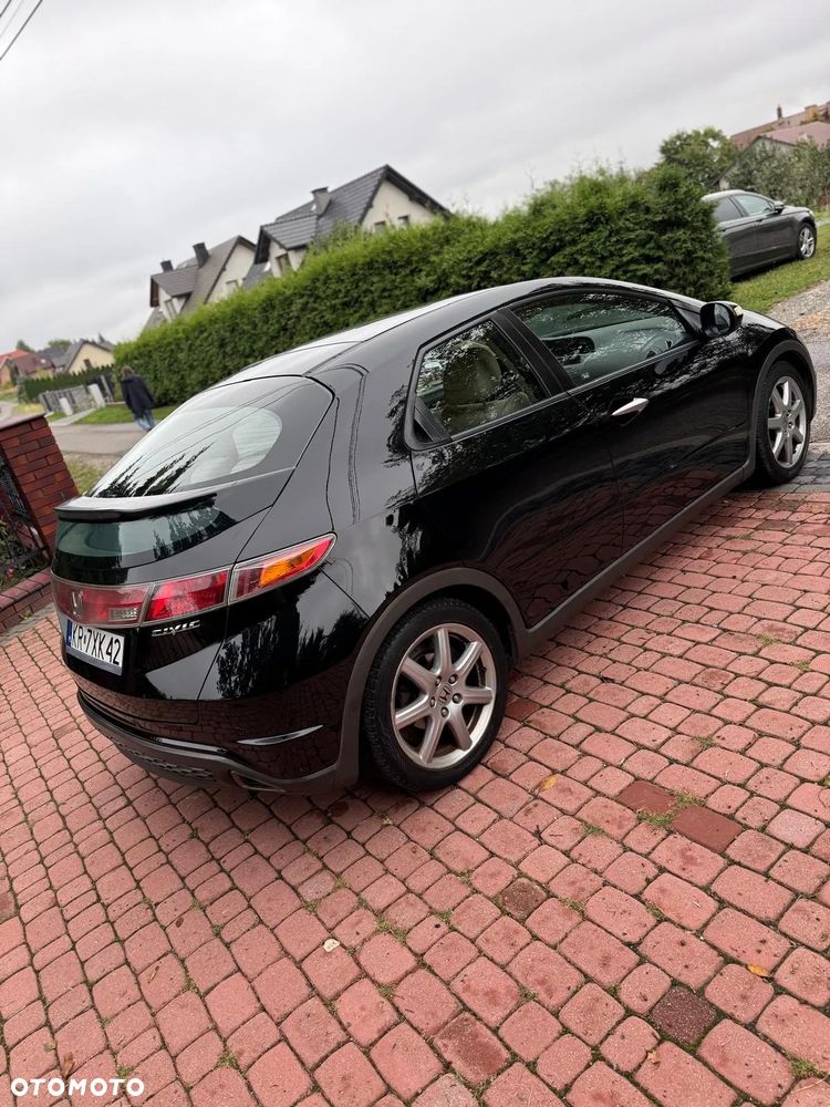 Honda Civic 1.8i-VTEC Automatik Executive - 3