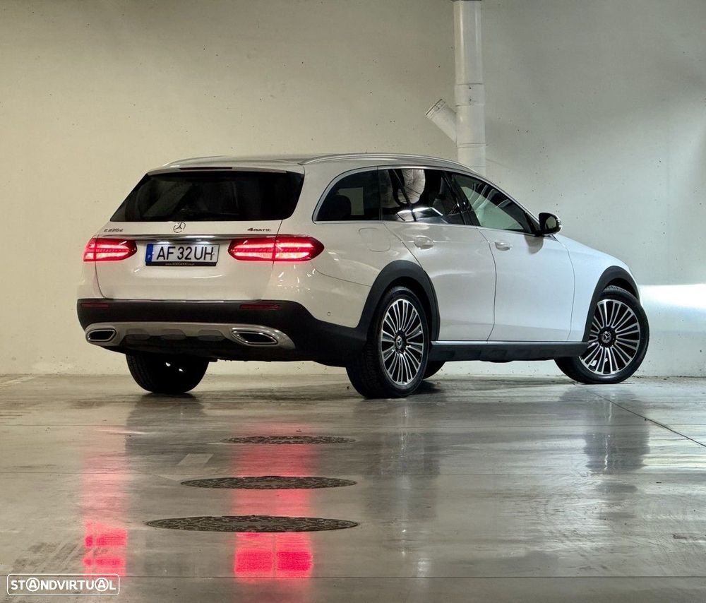 Mercedes-Benz E 220 d 4-Matic All Terrain Avantgarde + — fotografia 4