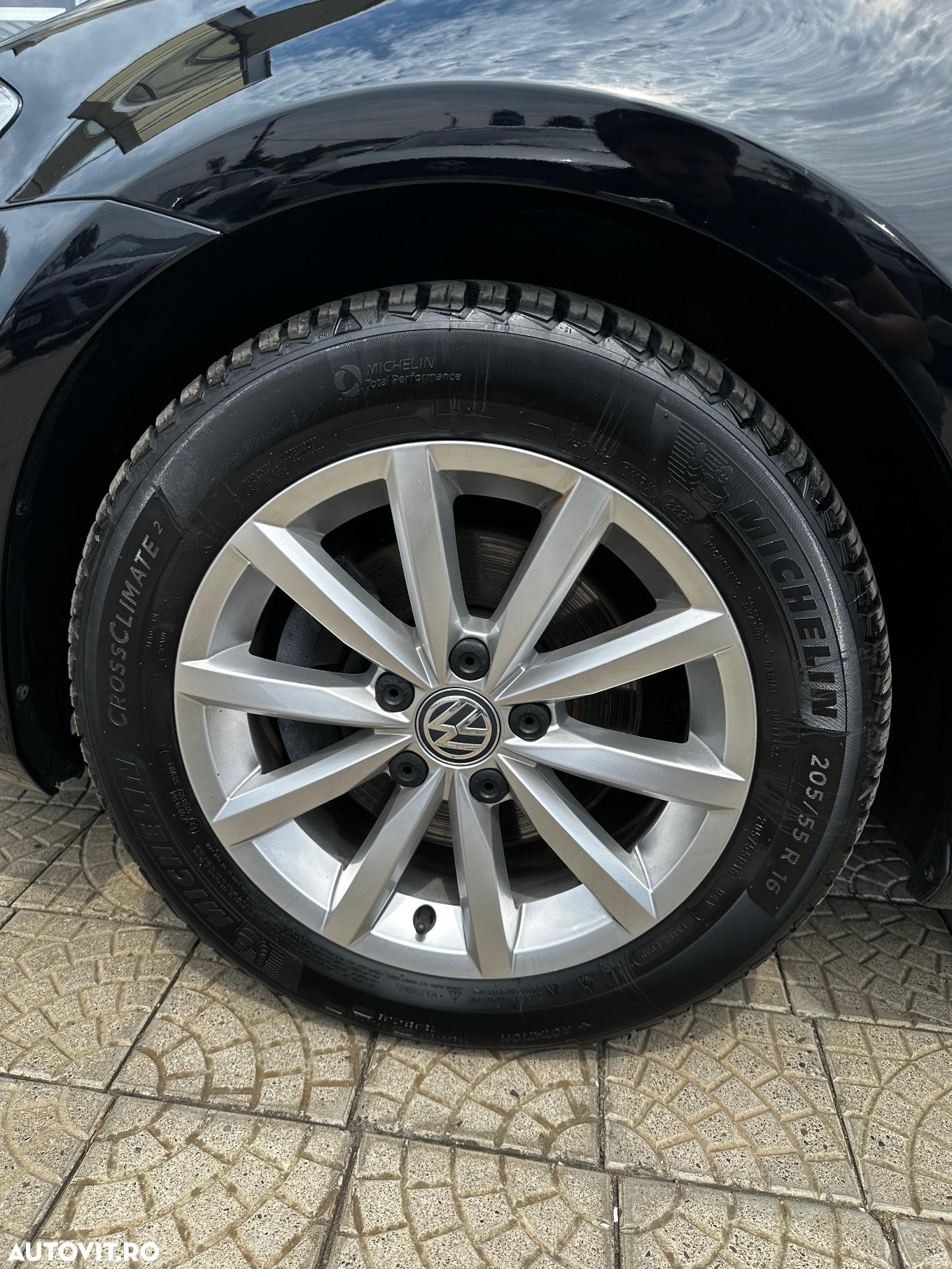 Volkswagen Golf 1.6 TDI BlueMotion Technology DSG Lounge - 24