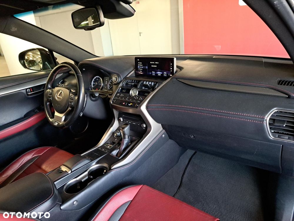 Lexus NX 300 F Sport AWD - 11