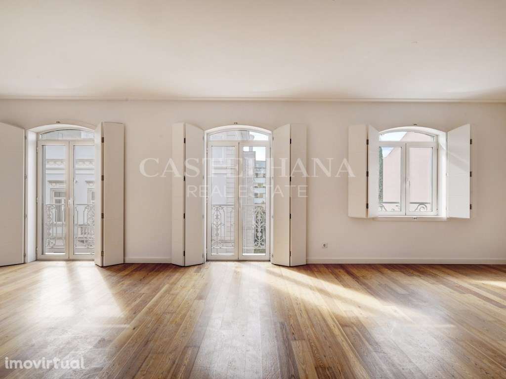 Apartamento T4 de charme com dois lugares de estacionamento na Lapa - Grande imagem: 2/38