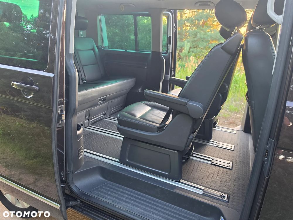 Volkswagen Multivan - 10