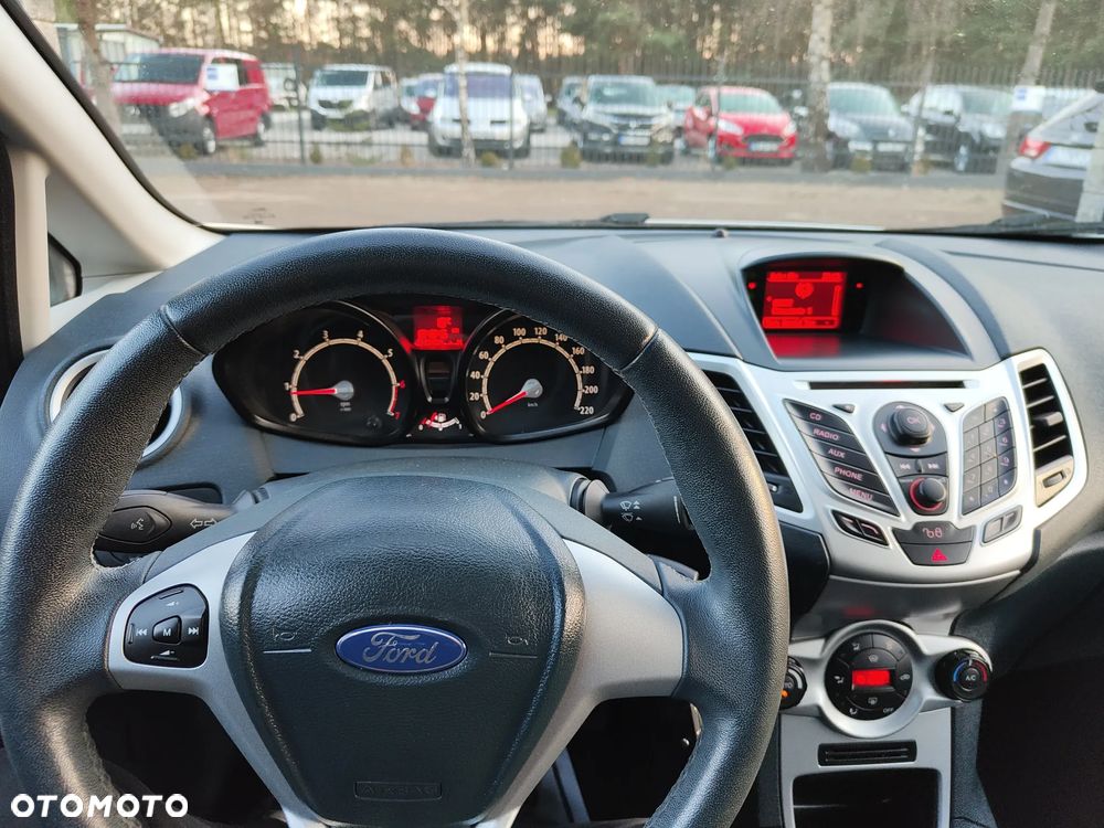 Ford Fiesta 1.25 Champions Edition - 19