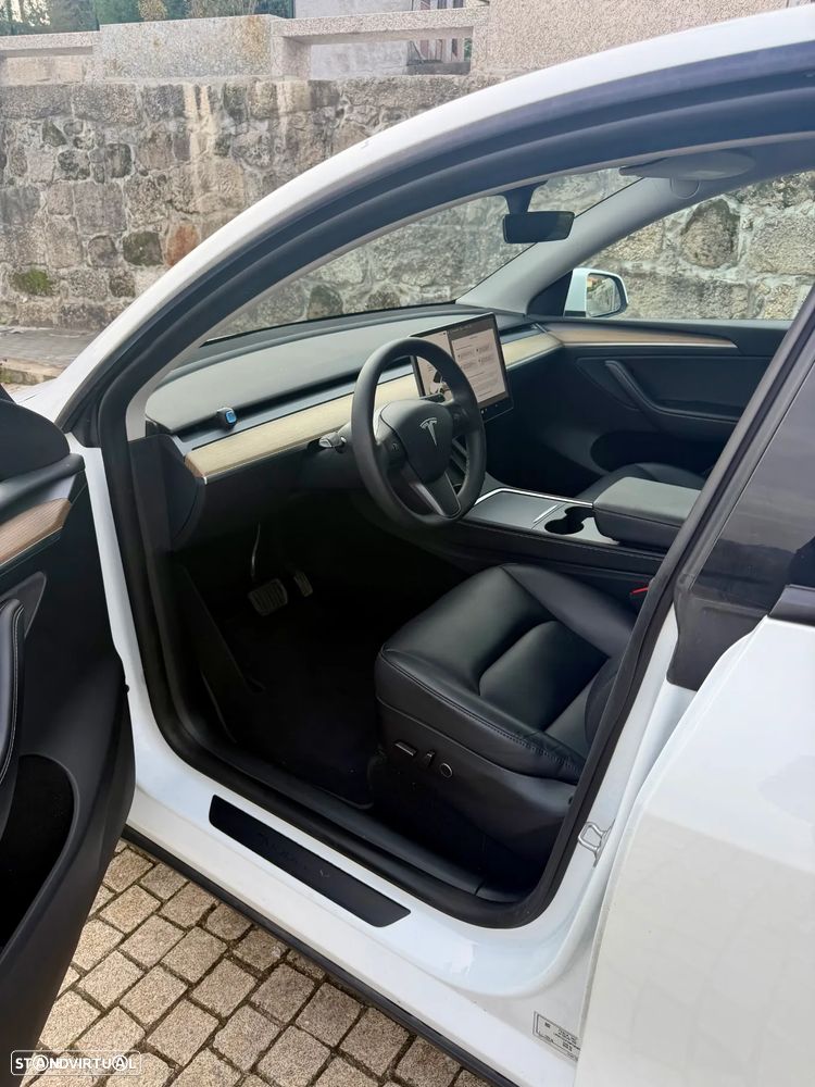 Tesla Model Y RWD - 12