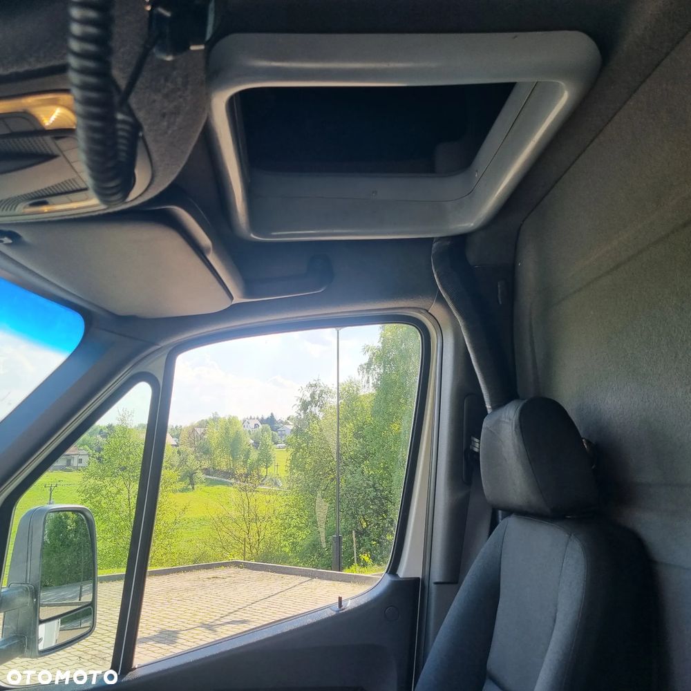 Mercedes-Benz Sprinter - 19