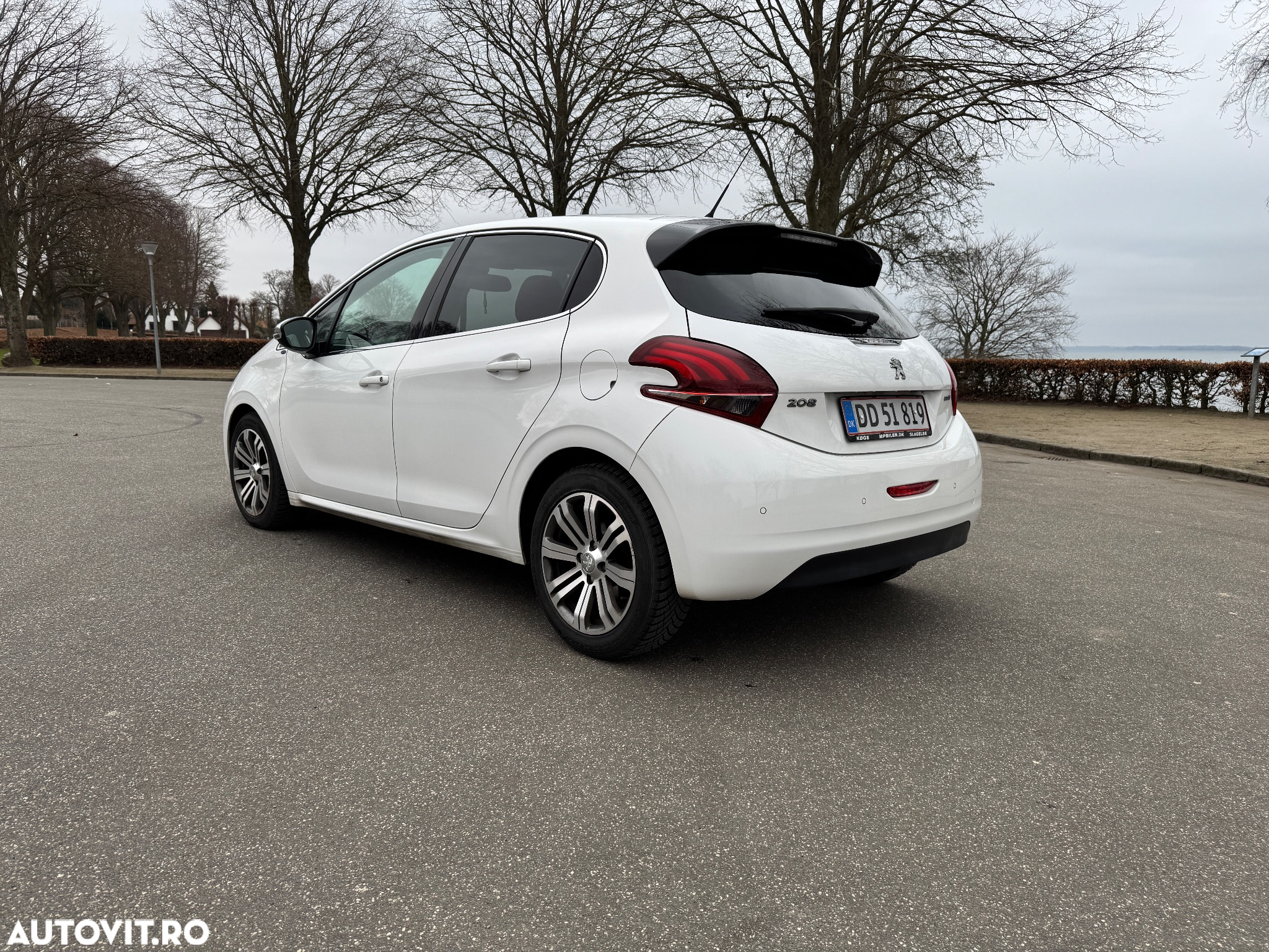 Peugeot 208 Blue-HDi 100 Stop&Start Allure - 9