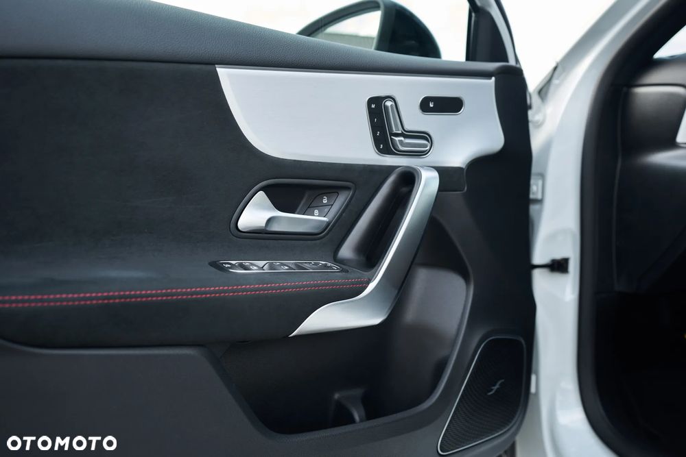 Mercedes-Benz Klasa A 45 S AMG 4-Matic 8G-DCT - 32