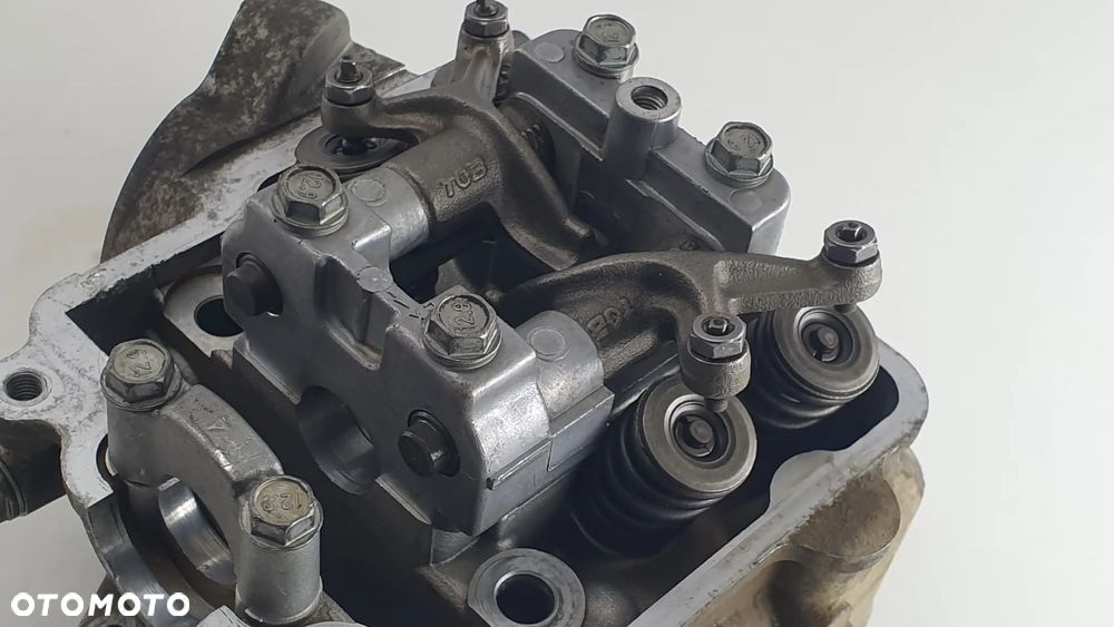 GLOWICA ZAWORY DZWIGIENKA    TGB BLADE 550 - 10