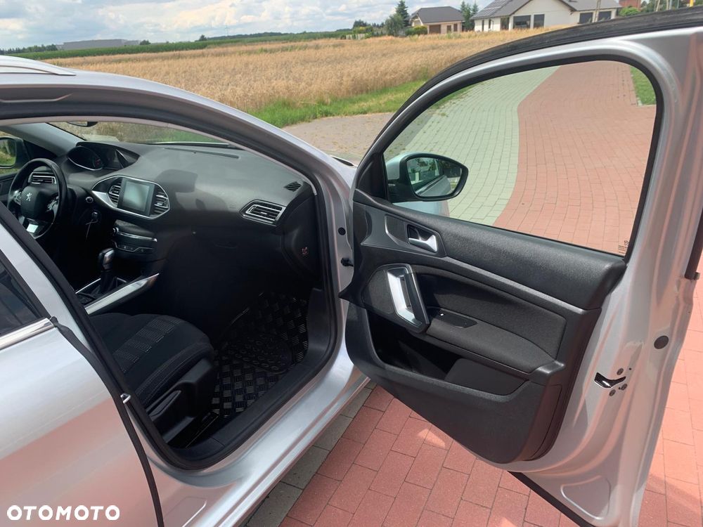 Peugeot 308 SW 1.6 BlueHDi Active S&S EAT6 - 29