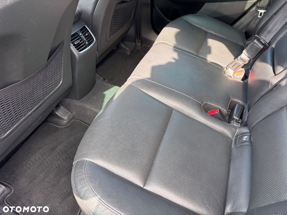 Hyundai Tucson 2.0 CRDI 4WD Automatik Premium - 32