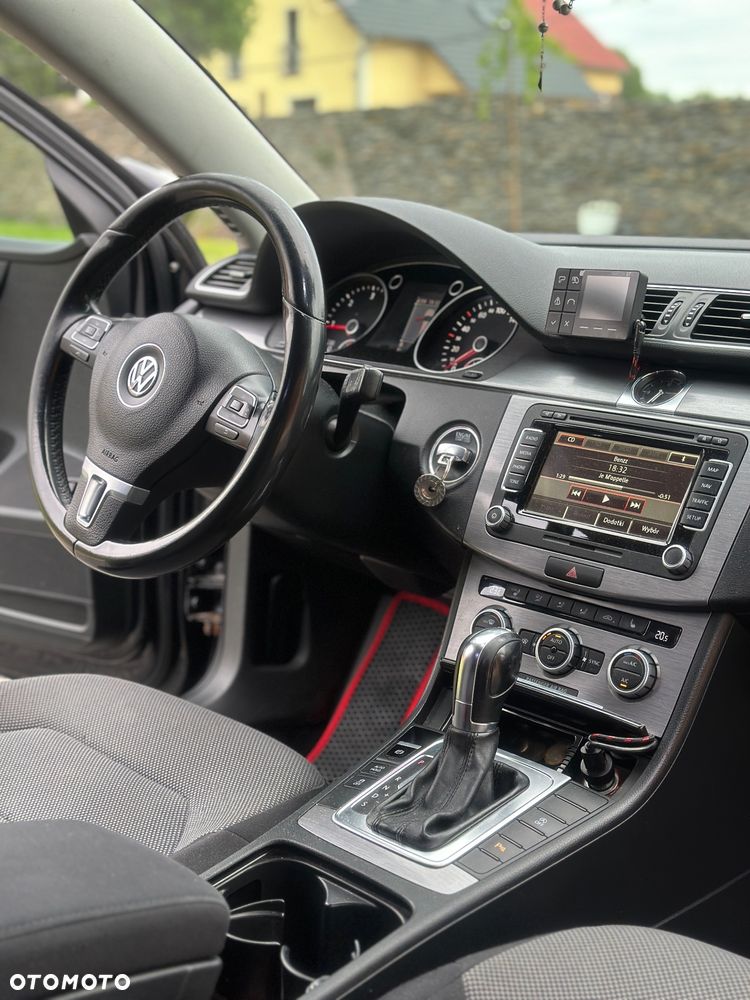Volkswagen Passat 2.0 TDI DSG BlueMotion Technology Comfortline - 14