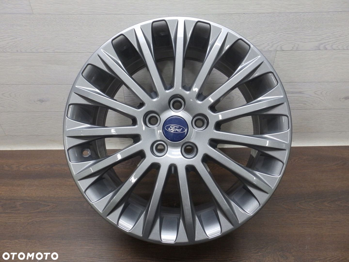 Felgi Ford Focus C-Max 7.0x17H2 Et50 5x108 Grafit - 7
