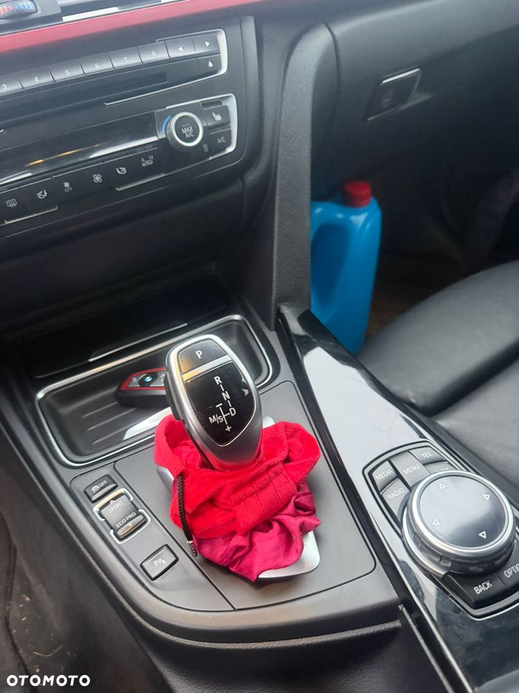 BMW Seria 3 330d xDrive M Sport - 10