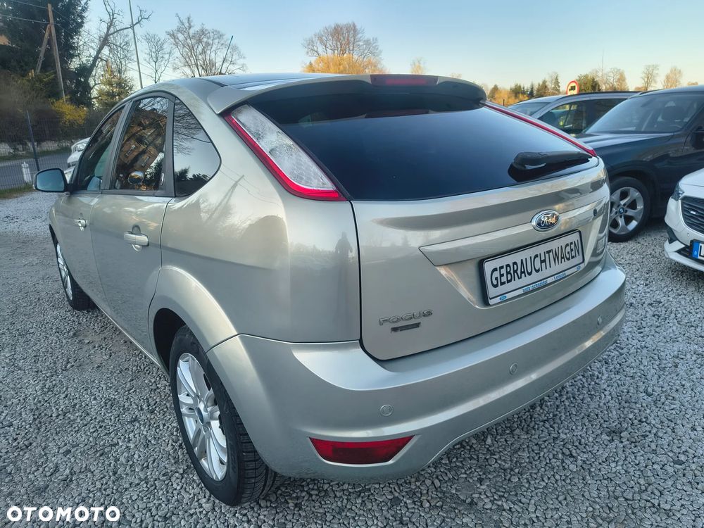 Ford Focus 1.6 Ghia - 8