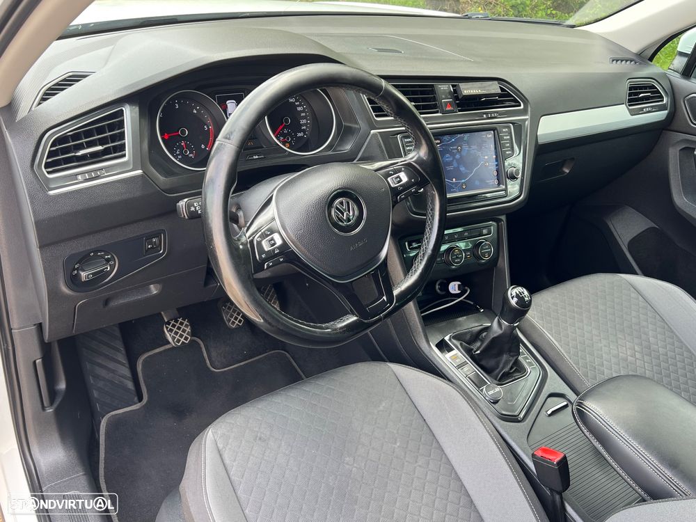 VW Tiguan 1.6 TDI Confortline - 11