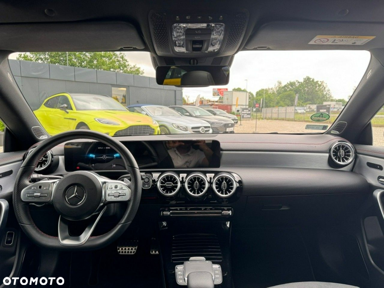 Mercedes-Benz CLA - 12