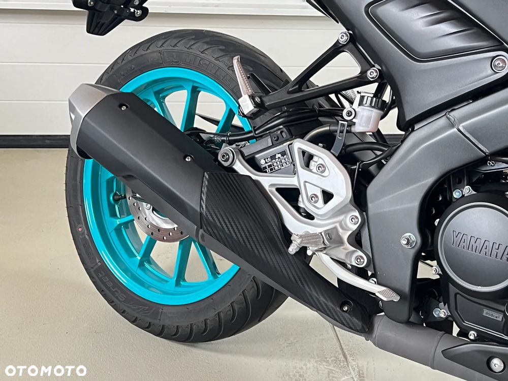 Yamaha MT - 24