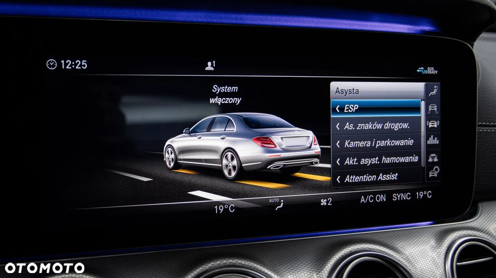 Mercedes-Benz Klasa E 220 d 4-Matic AMG - 35